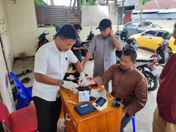 Wahdah Pinrang Nobar TA Zulhijah 1444 H dirangkaikan Pemeriksaan Kesehatan