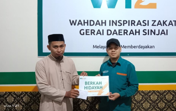 WIZ Sinjai Berikan Apresiasi kepada Ustaz Aswil, Pejuang Dakwah Al-Qur'an di Desa Sukamaju